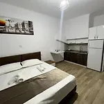 Full Moon Апартаменты
