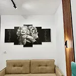 Апартаменты Full Moon *