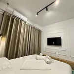 Full Moon Апартаменты *
