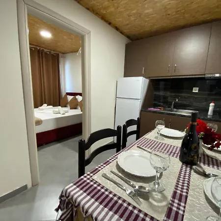 Full Moon * Εξαμίλιο