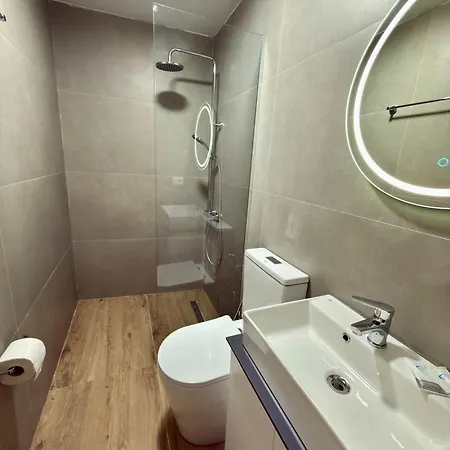 Full Moon Apartment Ksamil