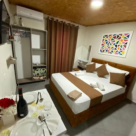 Full Moon Apartment *