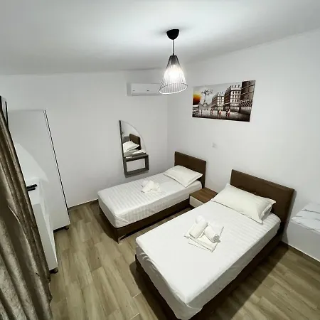 Full Moon Apartman Ksamil