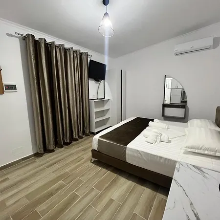 Full Moon Apartment