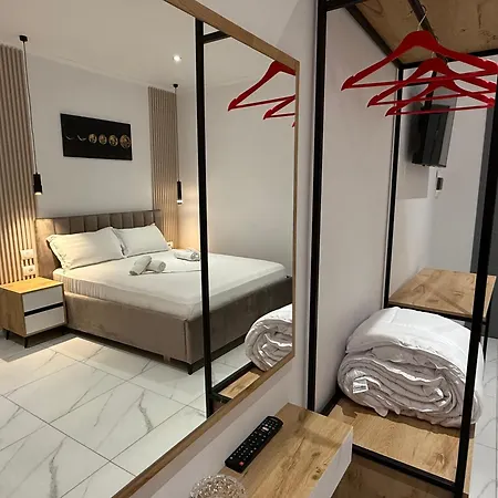 Full Moon Apartman *