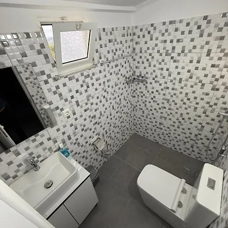 Full Moon Apartman Ksamil